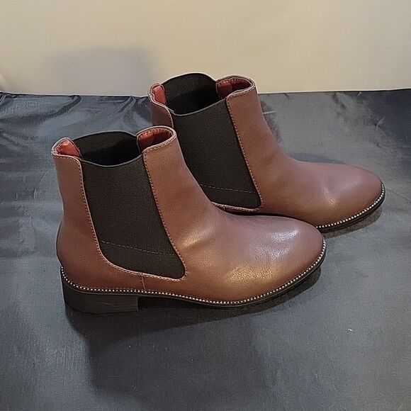 BRAND NEW UNILODY LINE STUDDED PULL SLIP-ON WOMEN"S BOOT - Picture 4 of 13